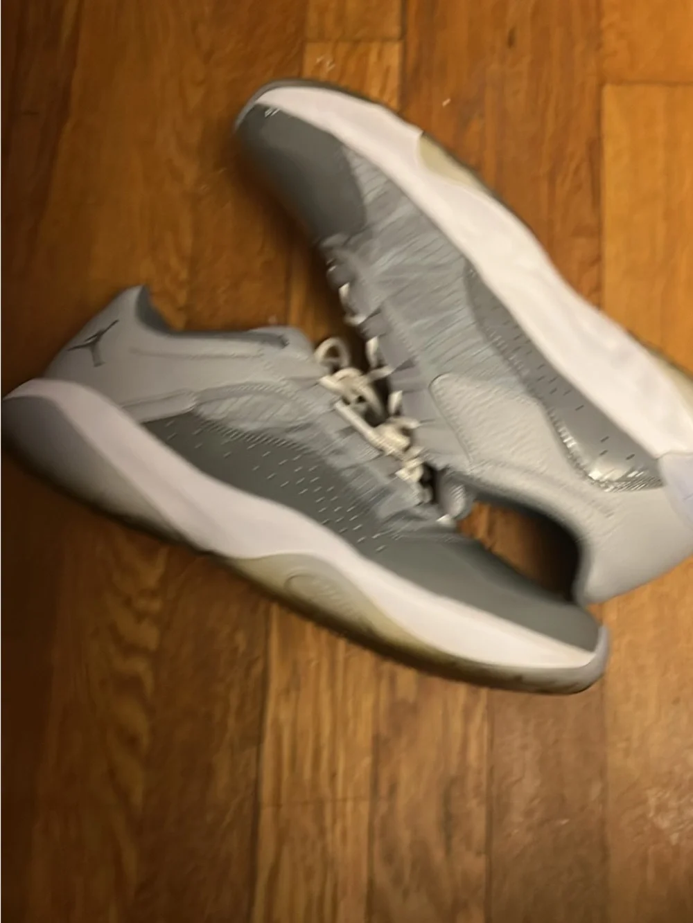 Jordan 11 CMFT Low Men's Sneakers - Light Gray/White